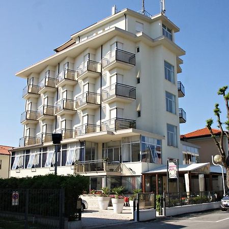 Hotel Goldene Rose ริมินี ภายนอก รูปภาพ
