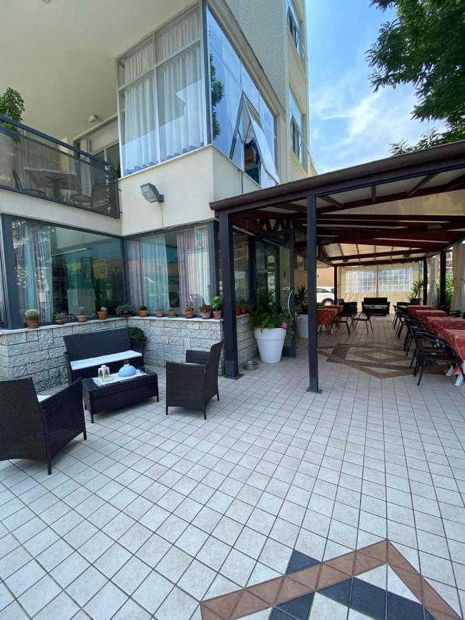 Hotel Goldene Rose ริมินี ภายนอก รูปภาพ