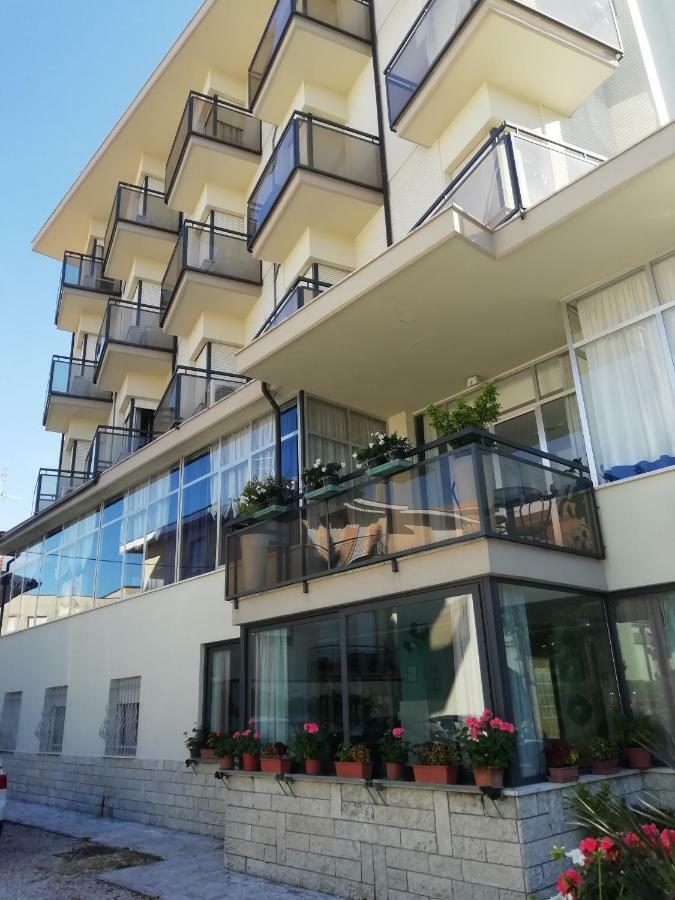 Hotel Goldene Rose ริมินี ภายนอก รูปภาพ
